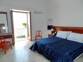 Hotel Greenhouse Effect