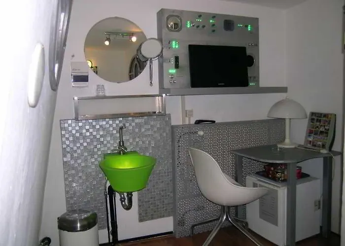 Greenhouse Effect 2* Amsterdam