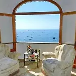 Greenhouse Effect Hotel 2*