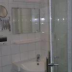 Hotel Greenhouse Effect 2*